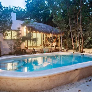 Buena Onda Apartahotel Tulum